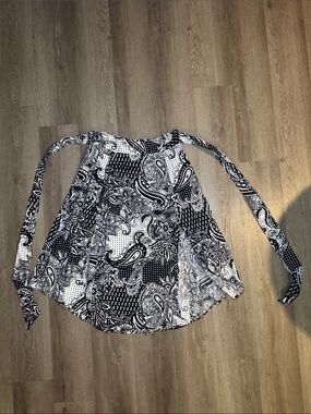 New York & Company Black and White Paisley Skirt